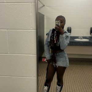 Meet your Posher, Damiyah